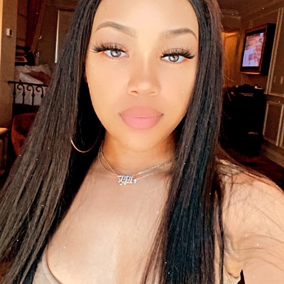 Profile Picture of Brittney Ketchens (@b_ketchens) on Poshmark