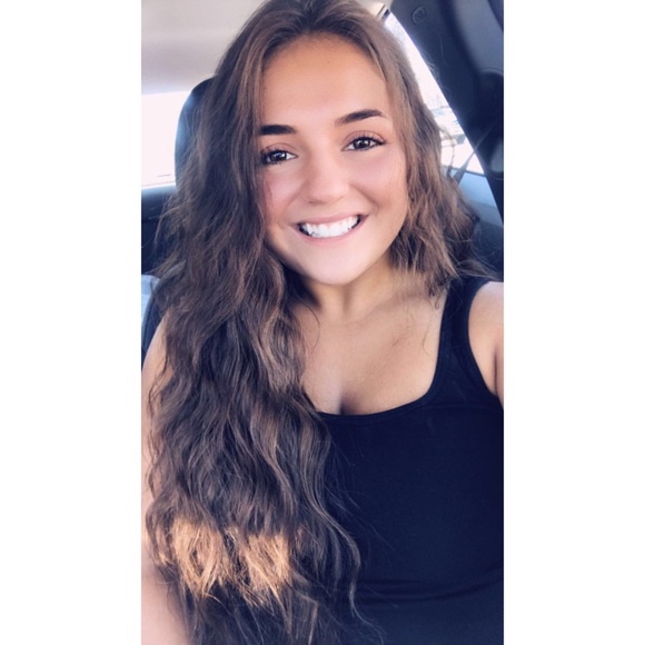 Profile Picture of Julia Pandolfi (@jp3150) on Poshmark