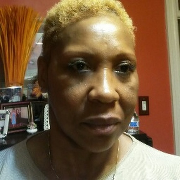 Profile Picture of Bonnie Andrews (@rachel1935) on Poshmark