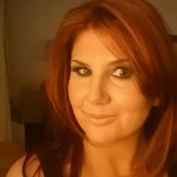 Profile Picture of Amber Jeffries (@ajlala1221) on Poshmark