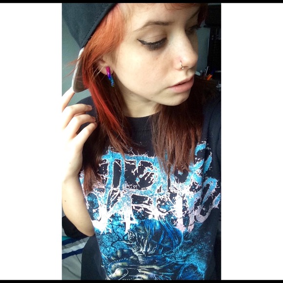 Profile Picture of Deanna Marie (@boneeyardsx) on Poshmark