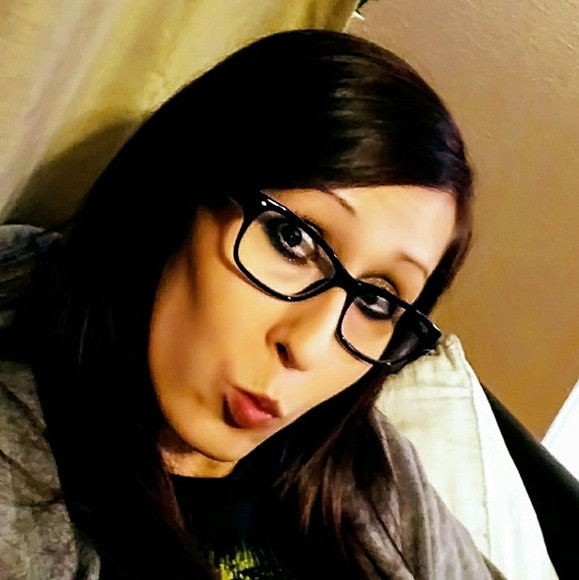 Profile Picture of Jennifer Cloutet (@jec2804) on Poshmark