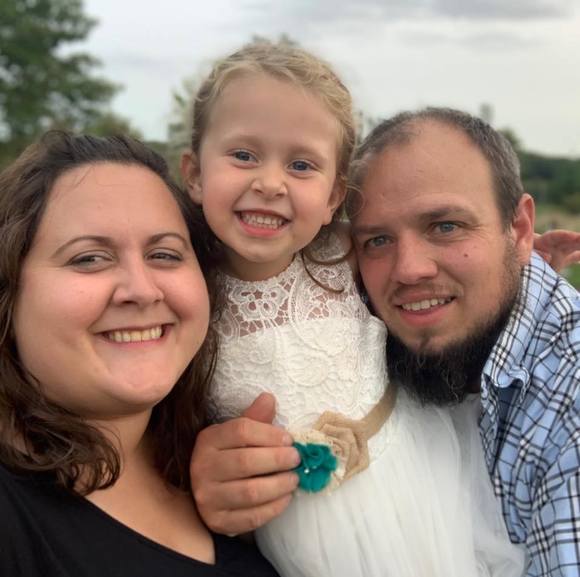 Profile Picture of Hallie Barron (@hallieshawn911) on Poshmark