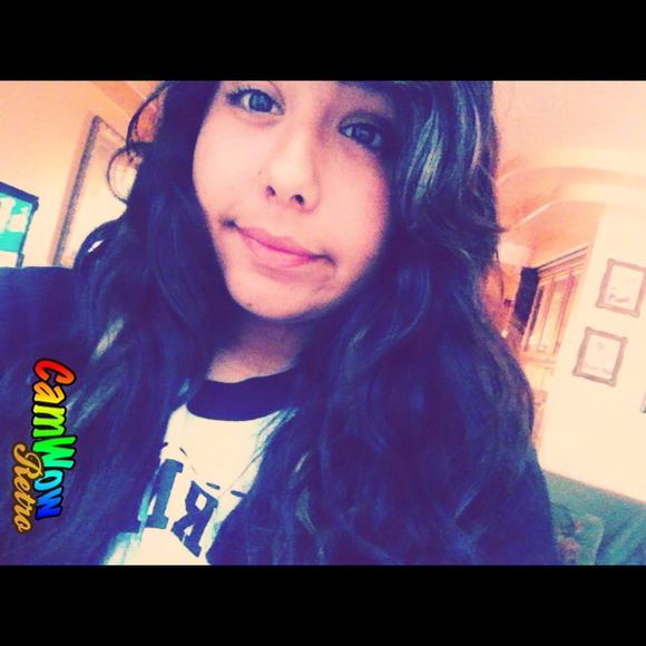 Profile Picture of Jazmine Rosalez (@crystalofficial) on Poshmark