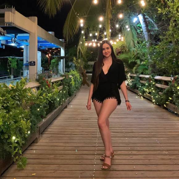 Profile Picture of Italia Tentori (@italia_tentori) on Poshmark