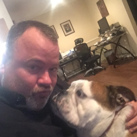 Profile Picture of Robert Pallone (@smoothrob2537) on Poshmark