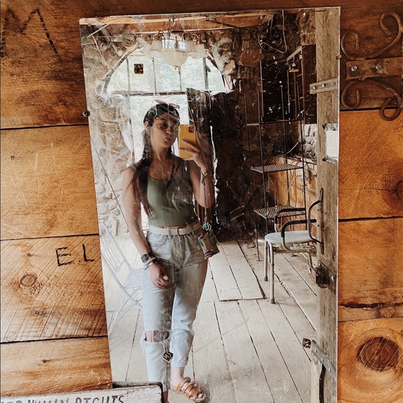 Profile Picture of Sydni Galligher (@sydnigalligher) on Poshmark