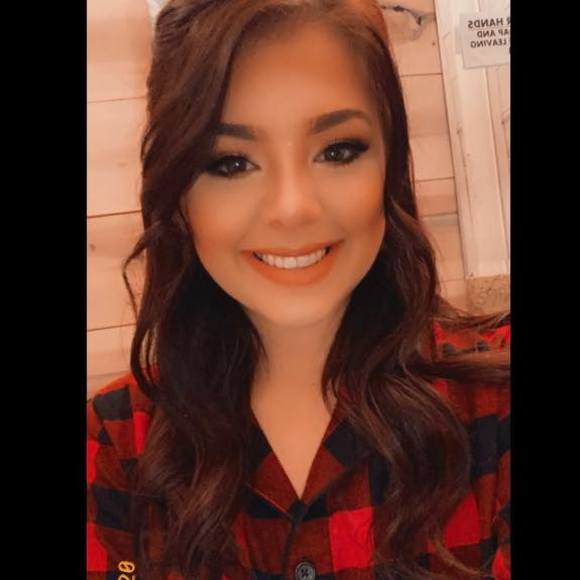 Profile Picture of Victoria Dardar (@dardarvictoria0) on Poshmark