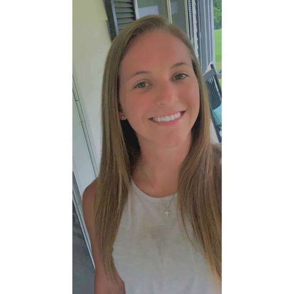Profile Picture of Mallory Gathings (@mgathings) on Poshmark
