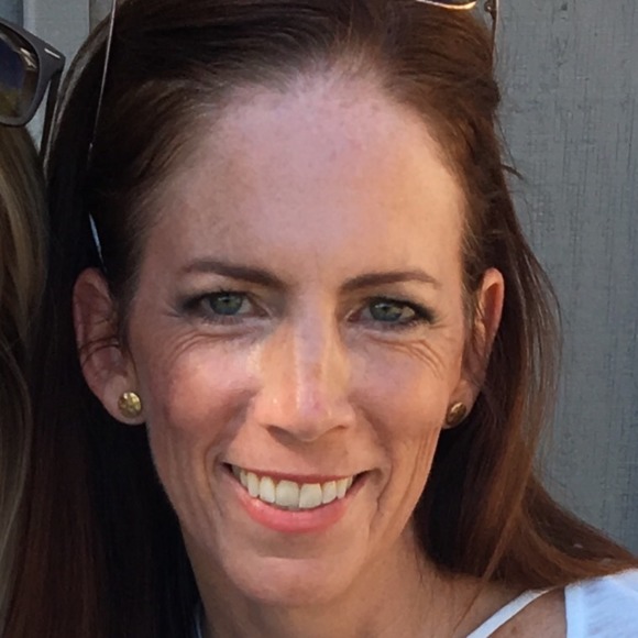 Profile Picture of Sara Eikmeier (@seikmeier) on Poshmark