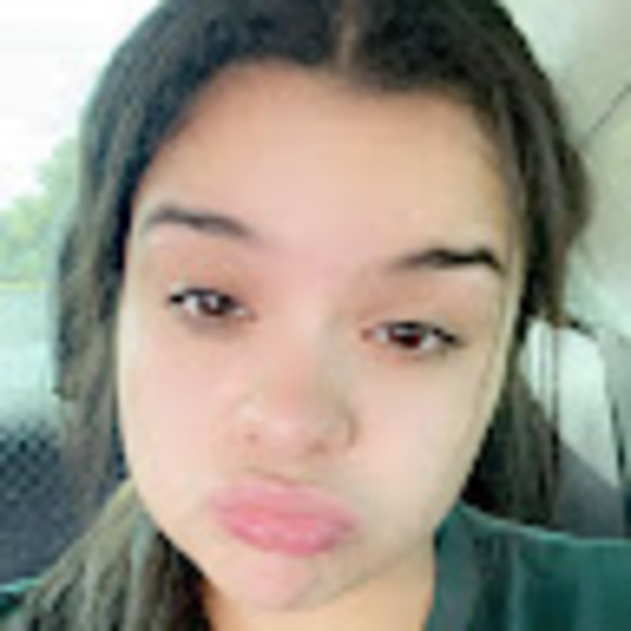 Profile Picture of Charley Singleterry (@charleysinglete) on Poshmark