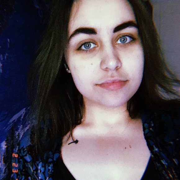 Cierra Hales - Poshmark Profile Picture of Cierra Hales (@cierrajordan001) on Poshmark