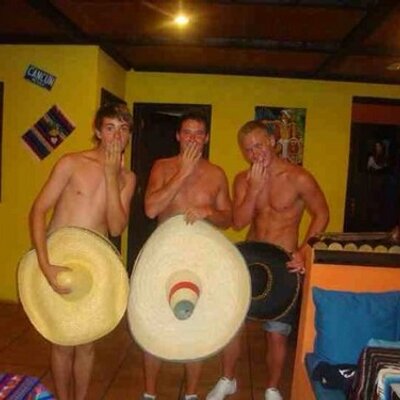 Profile Picture of Tom (@ryall44) on Twitter