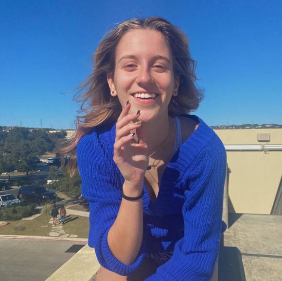 Profile Picture of Lindsey Pratorius (@lpratorius) on Poshmark