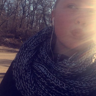 Profile Picture of Amanda Roloff (@amandaaroloff) on Twitter
