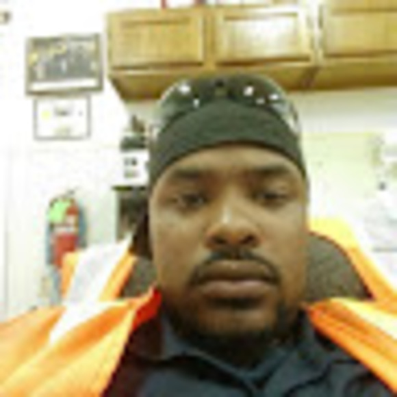 Profile Picture of Travis Small (@sivart1911) on Poshmark