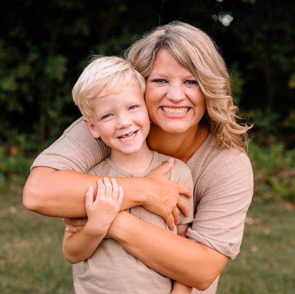 Profile Picture of Amanda Bradley allen (@mandadawn3o7) on Poshmark