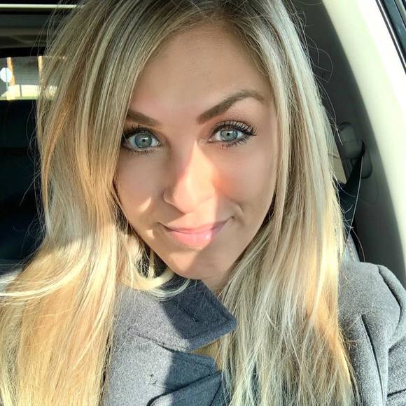 Profile Picture of Kimberly Haught (@khaught2w) on Poshmark