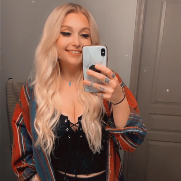 Profile Picture of Haley Louise (@haleylousie1) on Poshmark