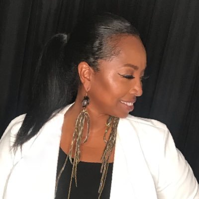 Profile Picture of Mona Thompson (@QueenBMona) on Twitter