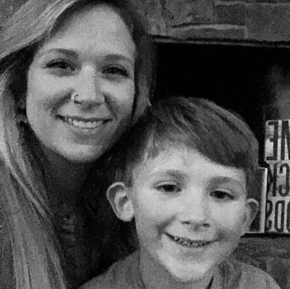 Profile Picture of Keeley Weeks (@keeley_weeks) on Poshmark