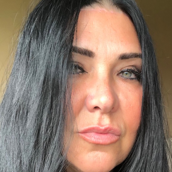 Profile Picture of Mary Andrzejewski (@summertymepa) on Poshmark