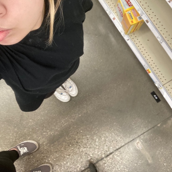Profile Picture of Peyton Brunty (@peyton_brunty) on Poshmark