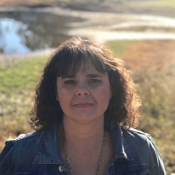 Profile Picture of Ashley Buffington (@drashley72) on Poshmark