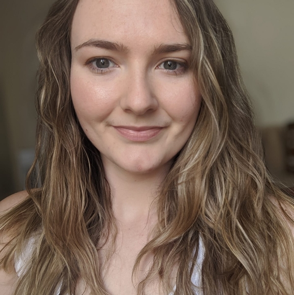 Alexandra Fitzmaurice - Poshmark Profile Picture of Alexandra Fitzmaurice (@ayayally) on Poshmark