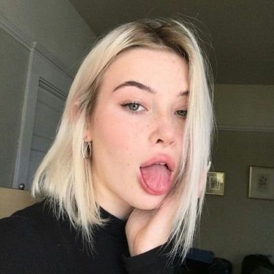 Profile Picture of Cassandra Foxx (@foxx_cassandra) on Twitter
