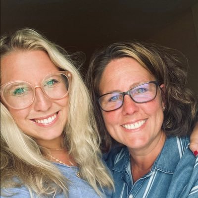 Profile Picture of Shelly Moore (@moore1994u) on Twitter