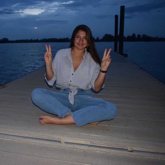 Profile Picture of Victoria Marinoff (@vmarinoff) on Poshmark