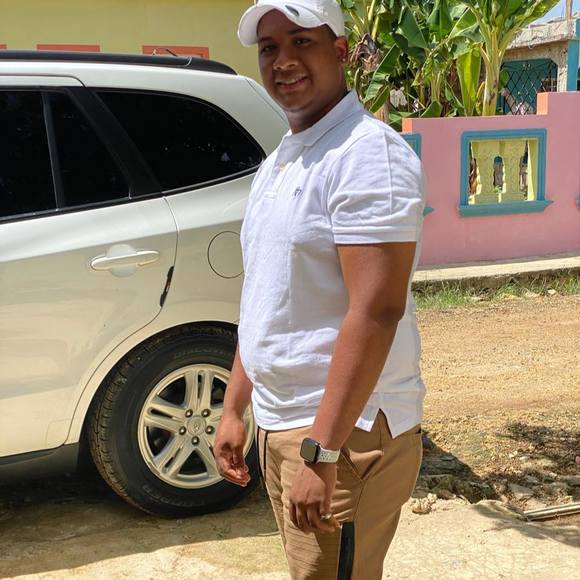 Profile Picture of Yolman Rijo (@yolman) on Poshmark