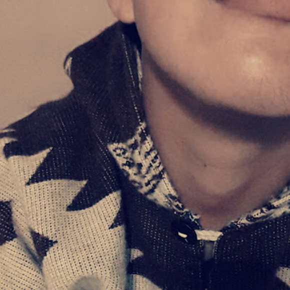 Profile Picture of Steven Parra (@tony593) on Poshmark