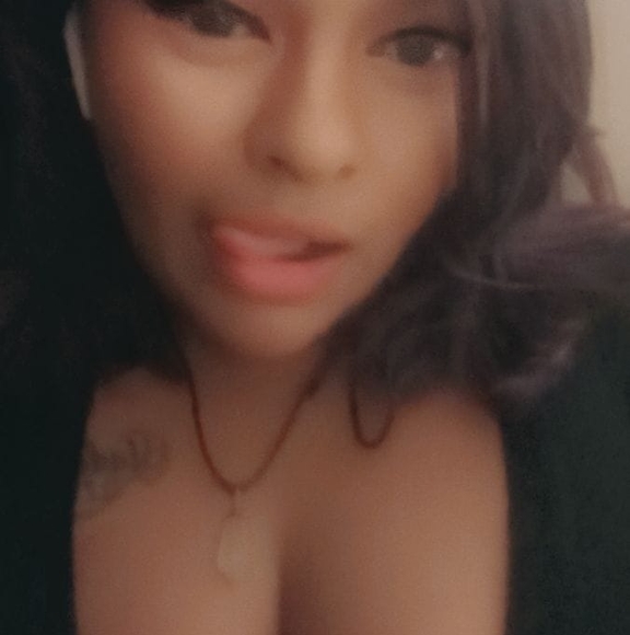Profile Picture of Kari Block (@rinababy0966) on Poshmark