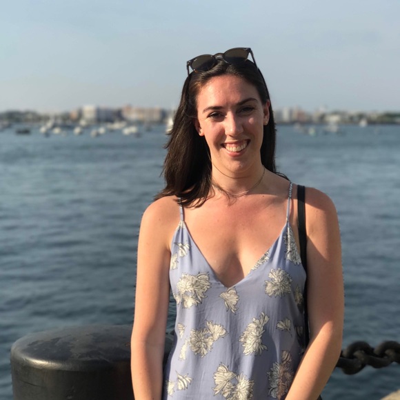 Profile Picture of Rebecca Siegert (@rksiegert94) on Poshmark