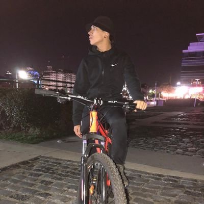 Profile Picture of Dege. (@DegeronimoLauty) on Twitter