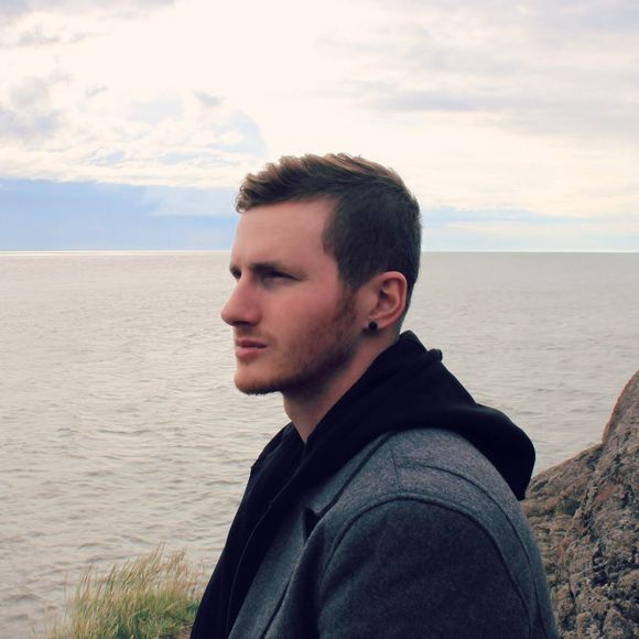 Profile Picture of Erik Janssen (@erikrjanssen) on Poshmark