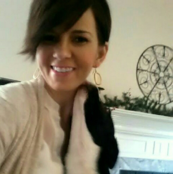Profile Picture of Kim Berver (@bervergirl) on Poshmark