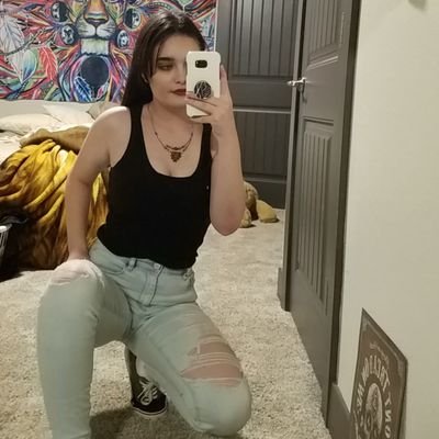 Profile Picture of Mikaela Derbort (@MikaelaDerbort) on Twitter