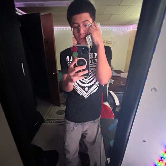 Profile Picture of Jonathan Arevalo (@mfjon17) on Poshmark