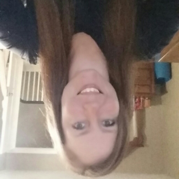 Profile Picture of Nicole Mccormick (@nicolefc377) on Poshmark