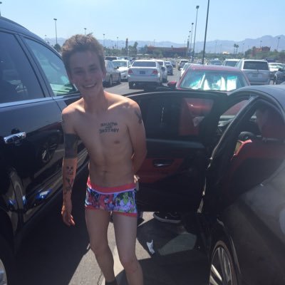 Profile Picture of Ryan Carroll (@ren_swanson) on Twitter