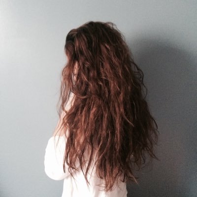 Profile Picture of Esther Russell (@essieeussel) on Twitter