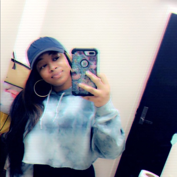 Profile Picture of Dynisha Mcclain (@rachael4500) on Poshmark