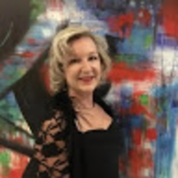 Profile Picture of Susan Ploegmakers (@sploegmakers) on Poshmark