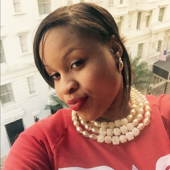 Profile Picture of Dominique Campbell (@dcampbell0427) on Poshmark