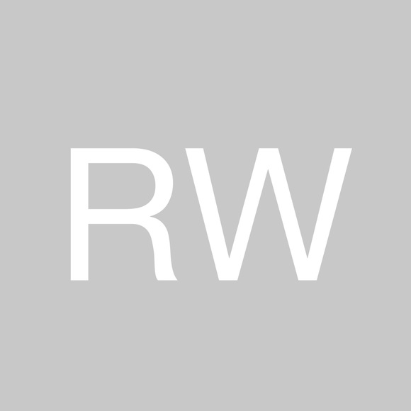 Profile Picture of Ruth Weaver (@cutnqrts) on Poshmark