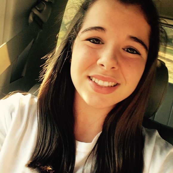 Profile Picture of Kayla Stromatt (@kaylamarie2001) on Poshmark