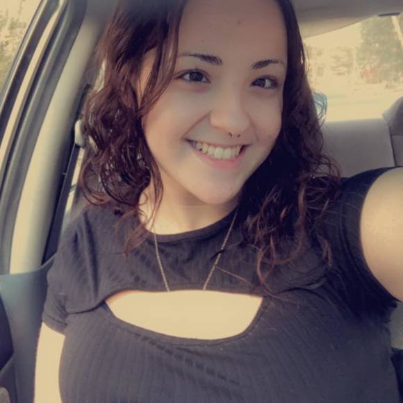 Profile Picture of Rachel Settle (@rlsettle_08) on Poshmark